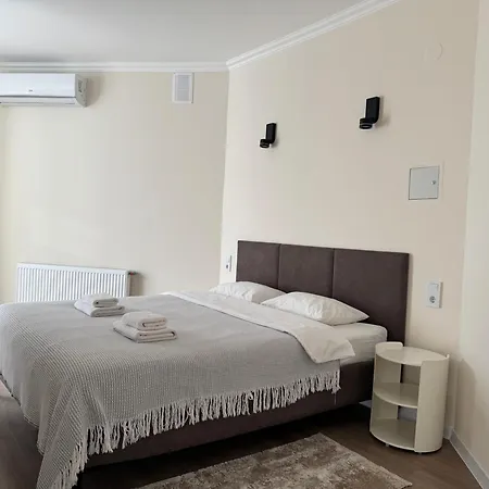 Авіа Apartment Uzhhorod Exterior photo