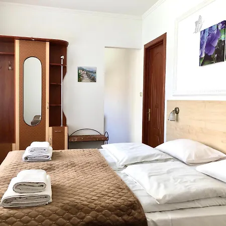 Авіа Apartment Uzhhorod Exterior photo